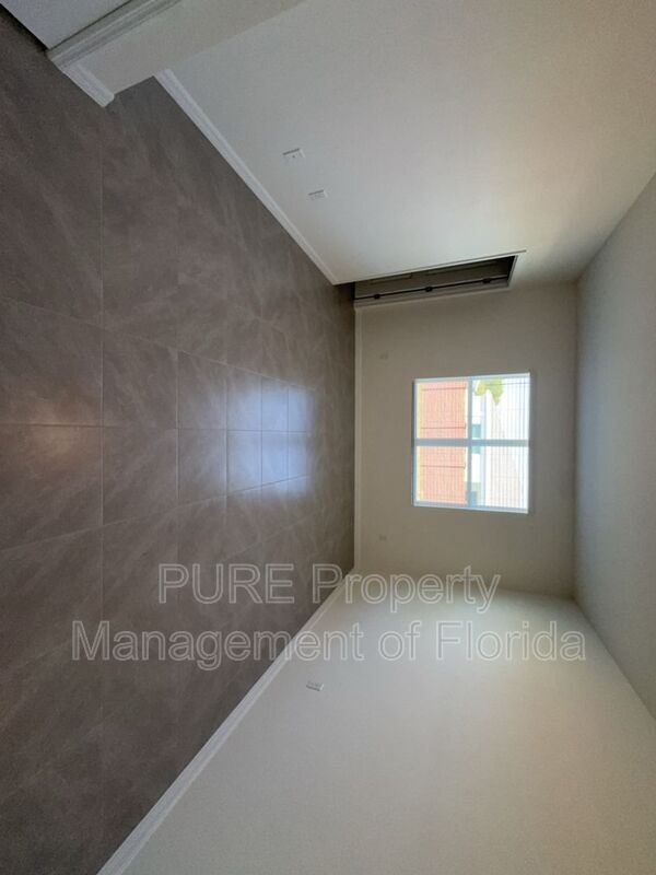 Building Photo - 4122 NW 48th Ter Rd