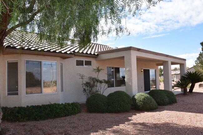 Building Photo - Stunning 2 bedroom Jefferson in Age Restri...