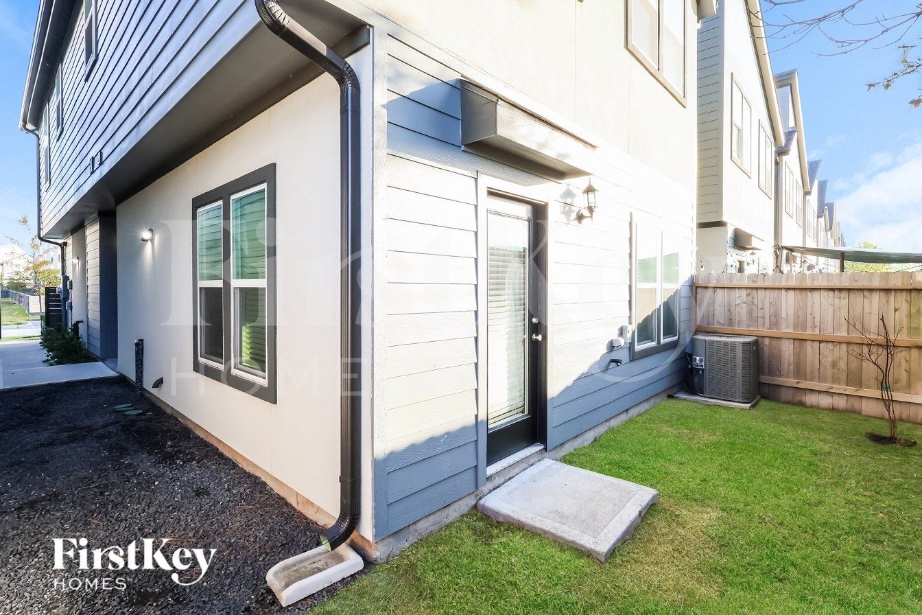 Building Photo - 434 S Centro Cir