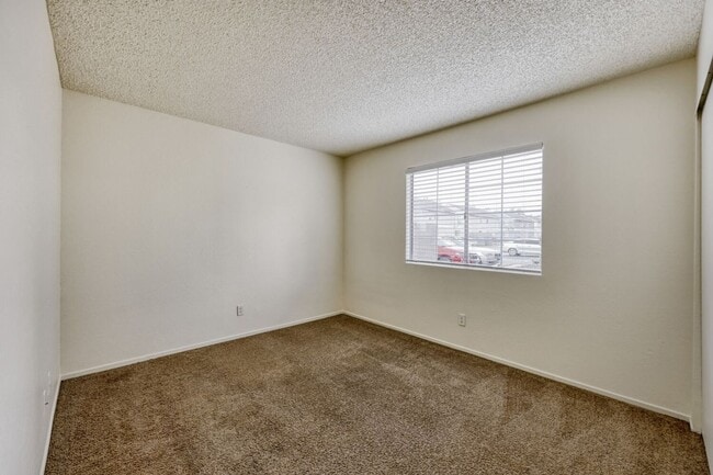 Building Photo - Cozy 2-Bedroom Apartment with Open Layout