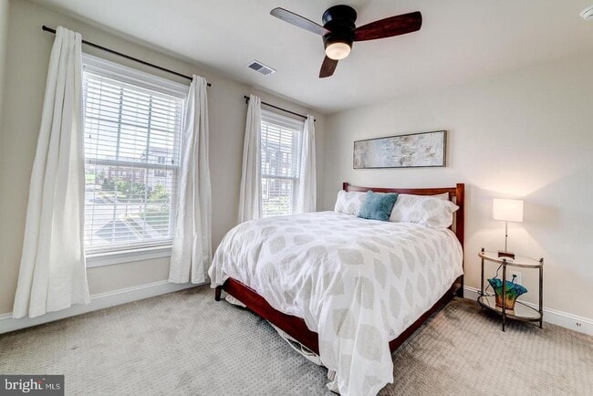 Building Photo - 20637 Erskine Terrace