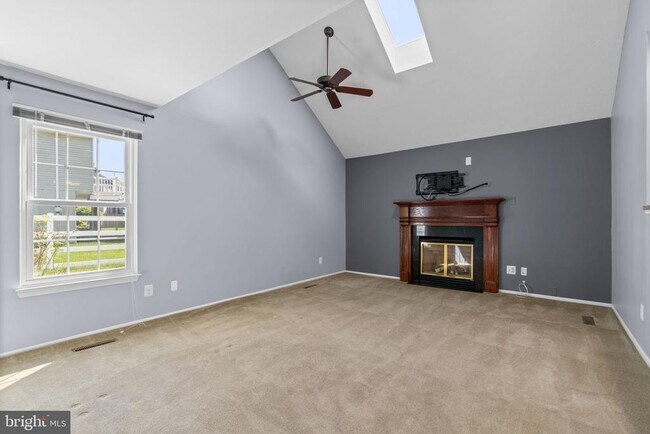 Building Photo - 4706 Bates Dr