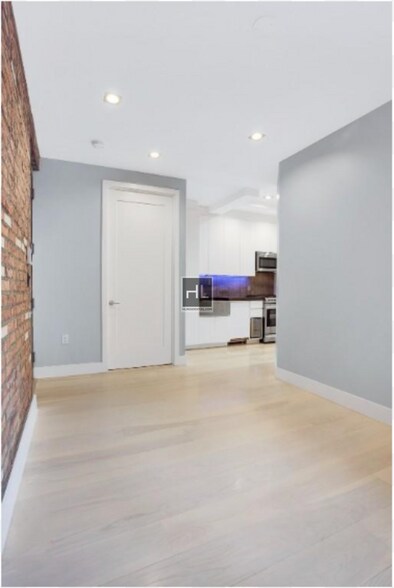 Building Photo - STANTON ST.