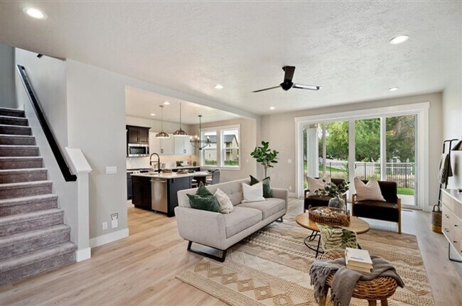 Building Photo - BRAND NEW HOME!!  4 Bedrooms, 3 Baths, Large Open Floor Plan!  Perfect Location, Must See!