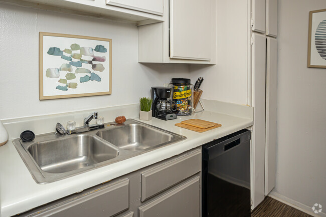 Interior Photo - The Hub at Baton Rouge