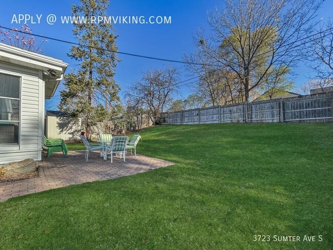 Building Photo - 4br 2ba 1cg ~ Security Deposit Free Altern...