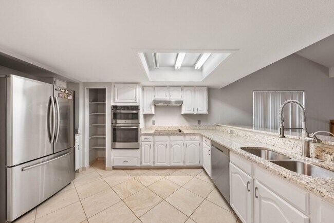 Building Photo - Stylish 3-Bed Home with Pool Access, Fenced Yard, and Garage — North Hills Village, San Antonio