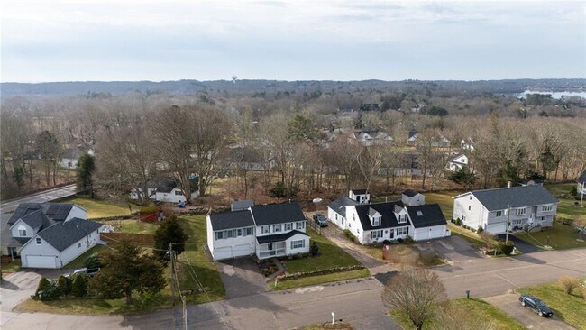 Building Photo - 6 Pickering Dr