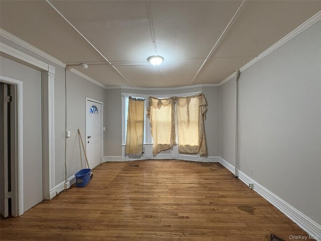 Building Photo - 77 Linden Ave
