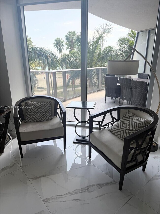 Building Photo - 488 NE 18th St