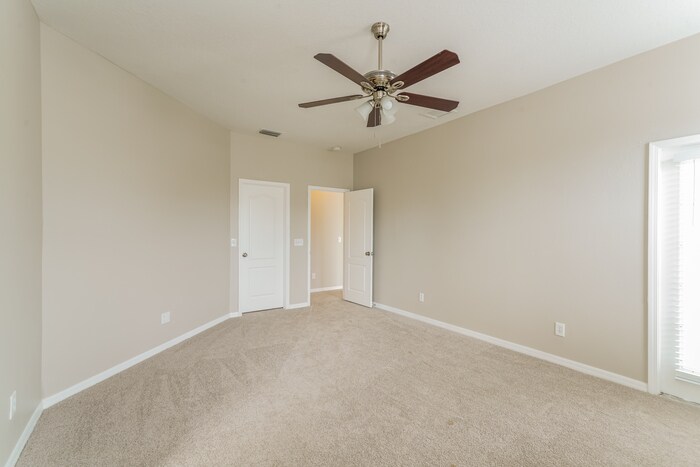 Building Photo - 11011 Silver Dancer Dr