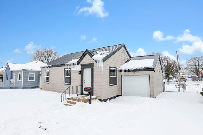 Building Photo - 1110 Fairwood Ave