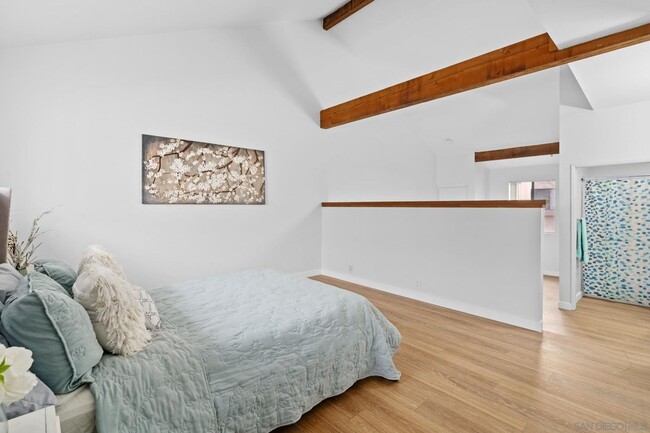 Building Photo - Upgraded 1 Bedroom, 1 Bath Townhome in Pri...