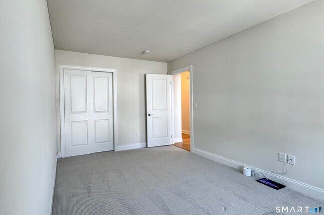 Building Photo - 25 Brentwood Cir