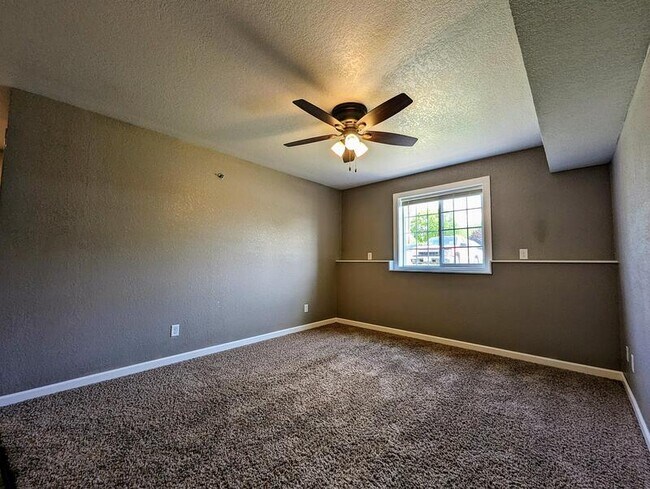 Building Photo - 1319 B Ave W