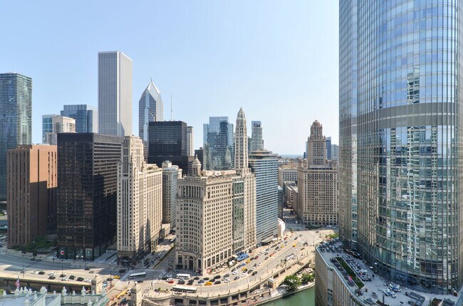 Building Photo - 405 N Wabash Ave