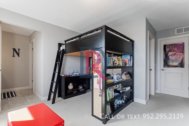 Building Photo - 16710 57th Ave N