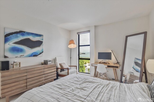 Building Photo - 451 Donahue St