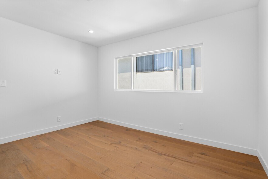 Building Photo - 1127 16th St