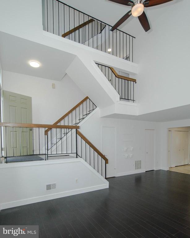 Building Photo - 3335 Oakshade Ct
