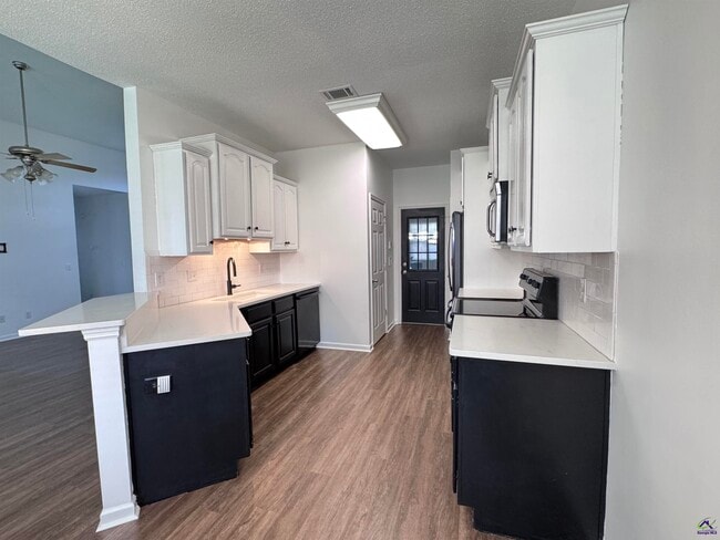 Building Photo - 104 Sir Patrick Way