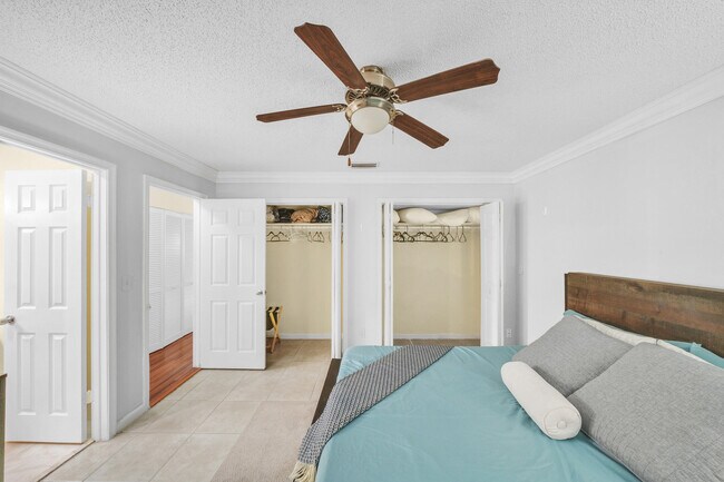 Building Photo - 1350 Riverside Cir
