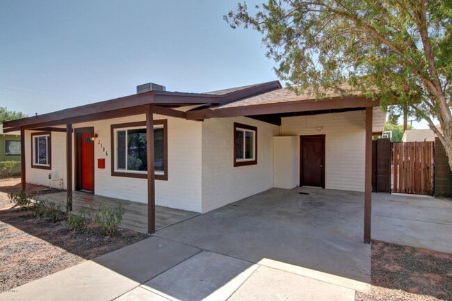 Building Photo - Beautiful Phoenix home
