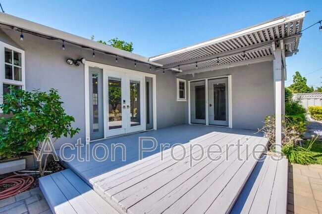 Building Photo - 1549 Alisal Ave