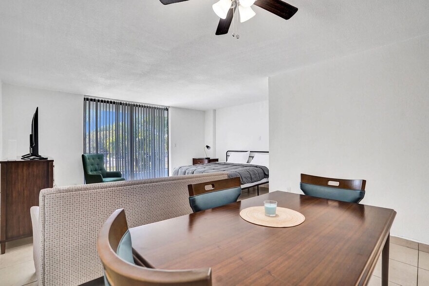 Building Photo - 777 NW 155th Ln