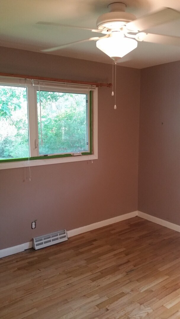 Building Photo - WEST END CHARMER! PERFECT HOME FOR ENTERTA...