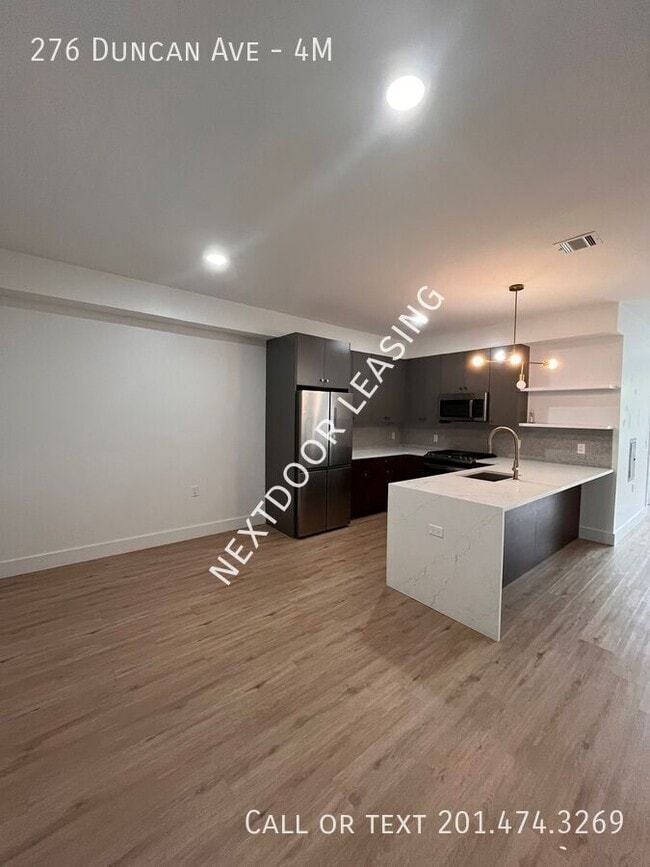 Building Photo - 276 Duncan Ave