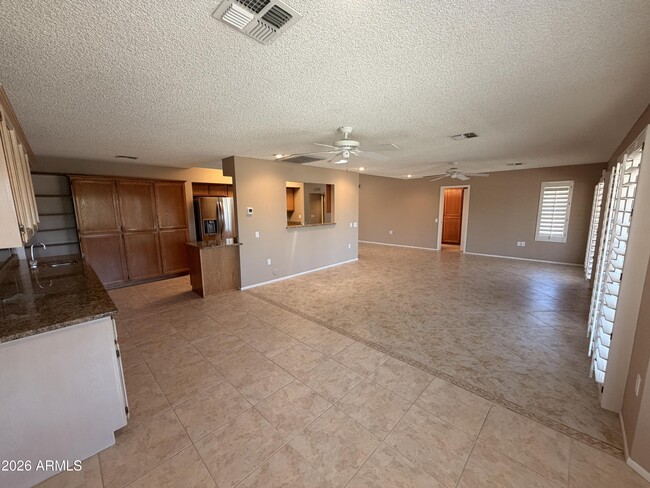 Building Photo - 14607 W Yosemite Dr