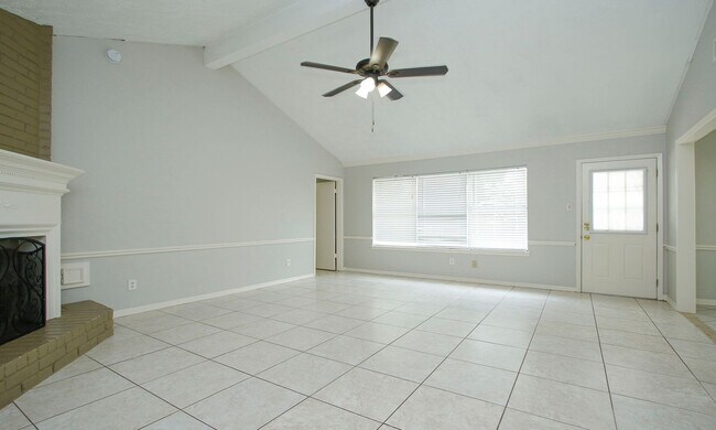 Building Photo - 4 Bedroom 2 Bathroom Cypress Home with Fireplace and Fenced Backyard