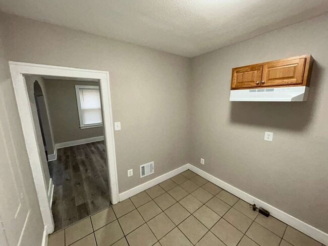 Building Photo - Two units, one home!