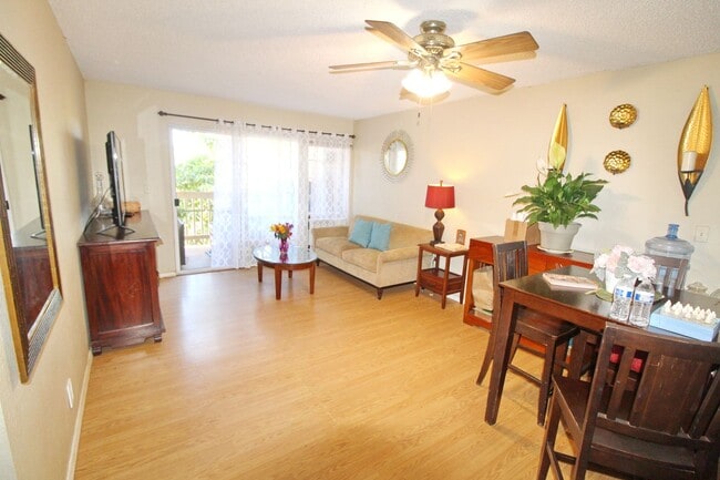 Building Photo - Upper Level- Unfurnished Kihei Villages Condo - 2 Bed 2 Bath - 1 Parking Space