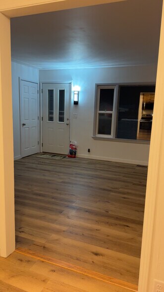 Living room - 7791 Whitehall Rd