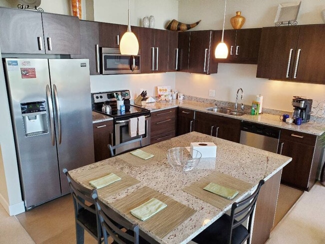 Building Photo - 1813 E Jarvis St