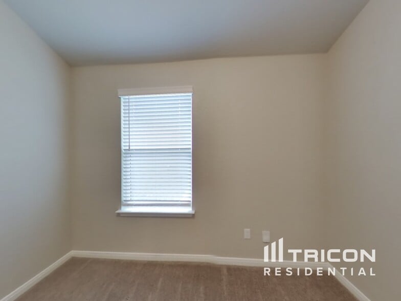 Building Photo - 5539 Shasta Pl