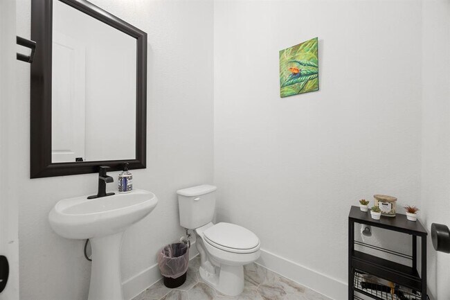 Building Photo - 212 Texas Bluebonnet Trl