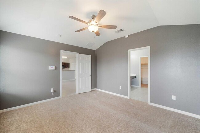 Building Photo - 314 Foxglove Dr