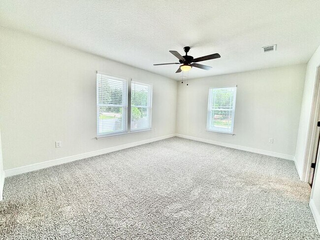 Building Photo - 5031 Peach Dr