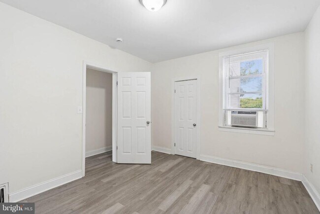 Building Photo - 540 46th St