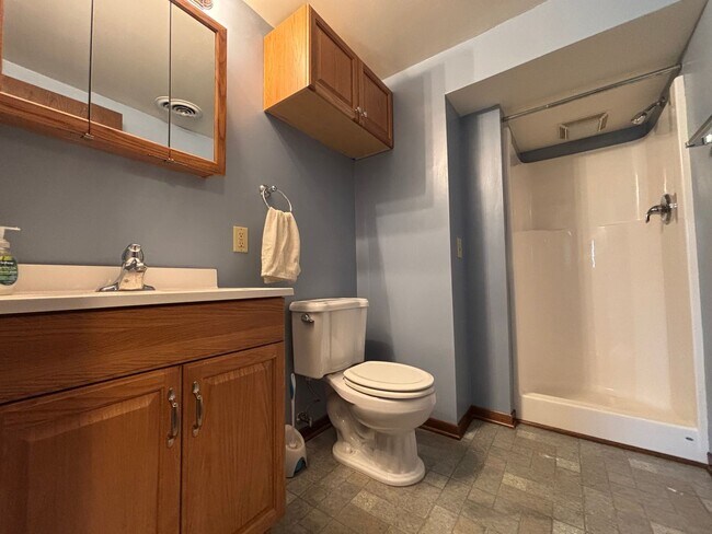 Building Photo - 4285 Evergreen Dr