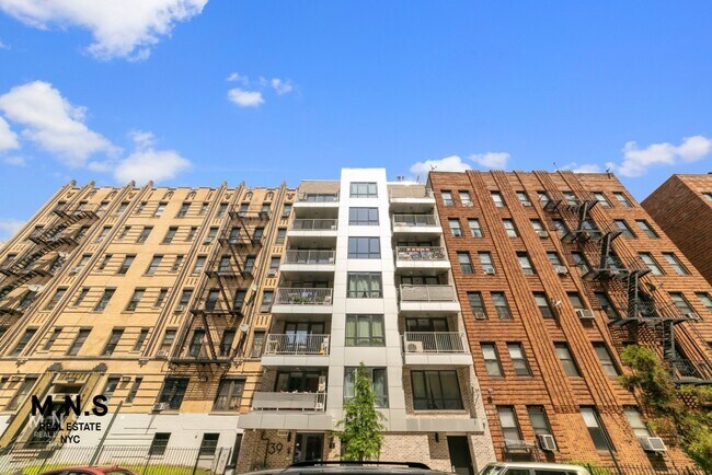 Building Photo - 39 E 21st St