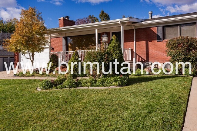 Building Photo - 1737 E Lahar Dr