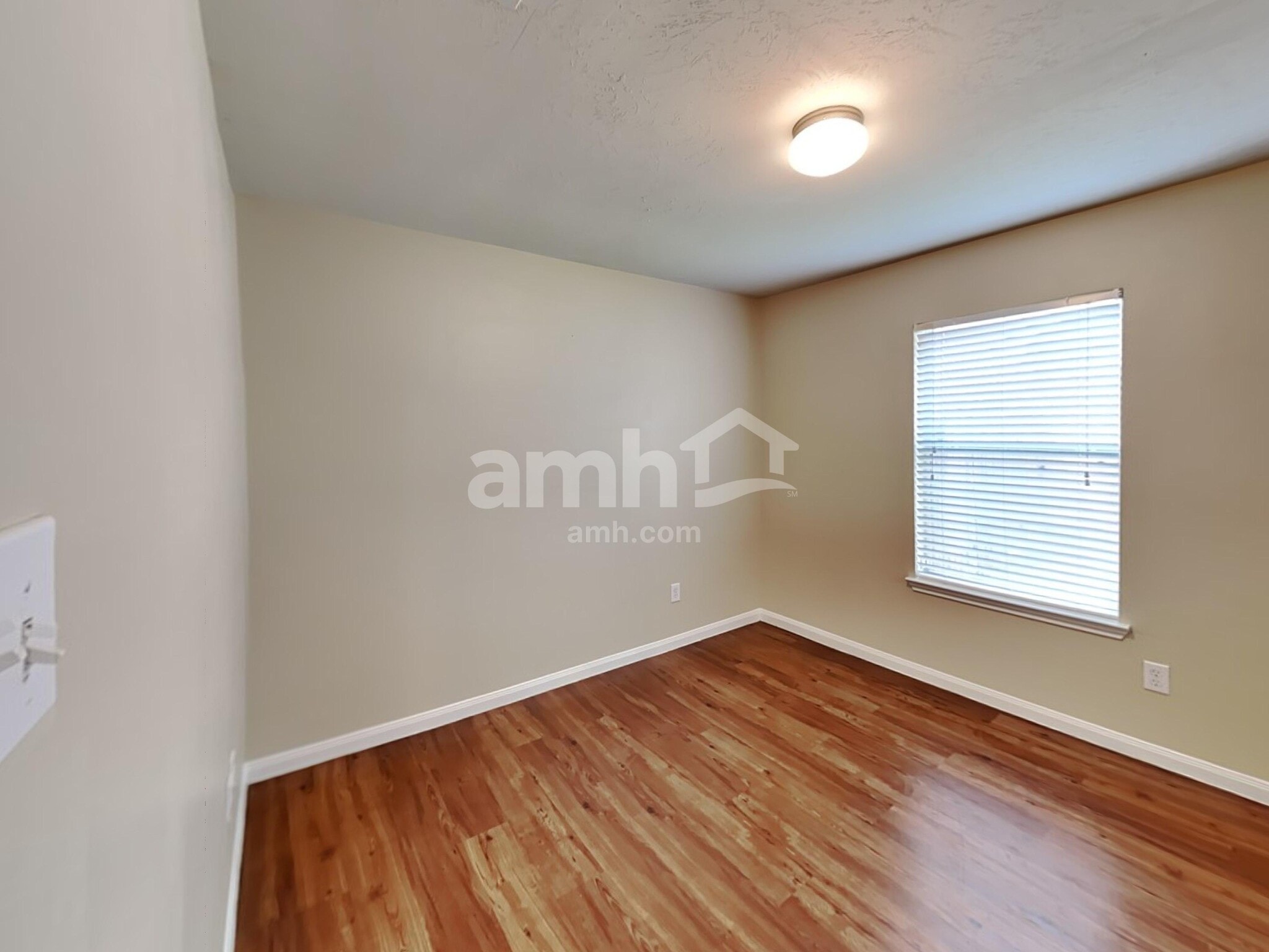 Building Photo - 3930 Hawthorne Glen Ct