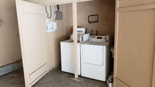 Building Photo - San Antonio Ave.