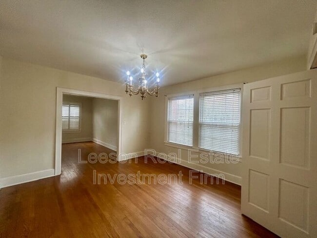 Building Photo - 446 Forest Ave