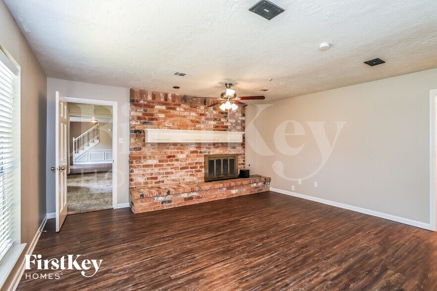 Building Photo - 6511 Misty Springs Ln