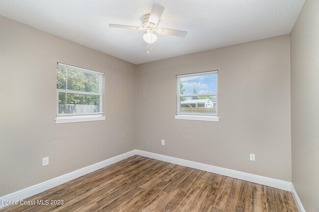 Building Photo - 2567 Pepper Ave